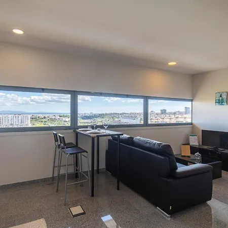 Lovelystay - Trendy 1bdr W/ River View Lisboa