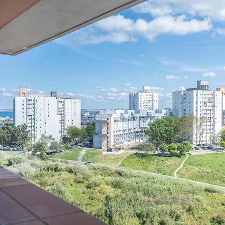 Lovelystay - Trendy 1bdr W/ River View