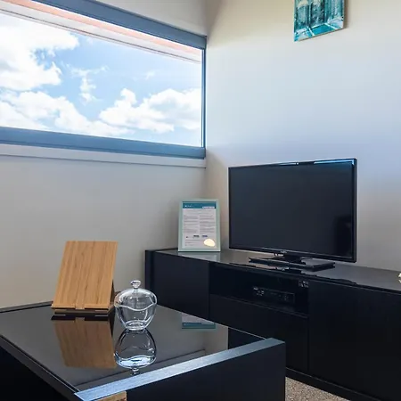 Lovelystay - Trendy 1bdr W/ River View Appartement