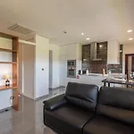 شقة Lovelystay - Trendy 1bdr W/ River View